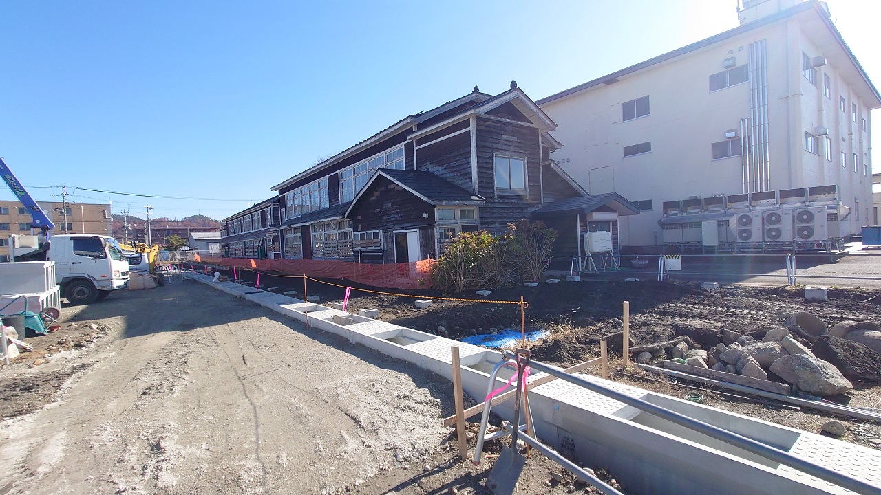 側溝設置工事の様子