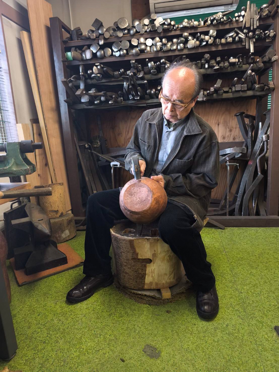 鍛金作品制作の様子