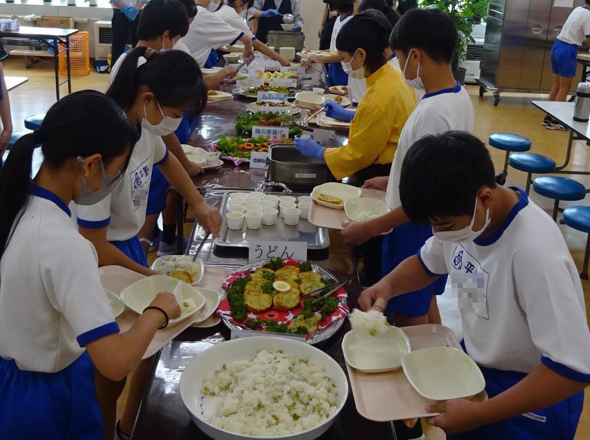 小学校バイキング給食