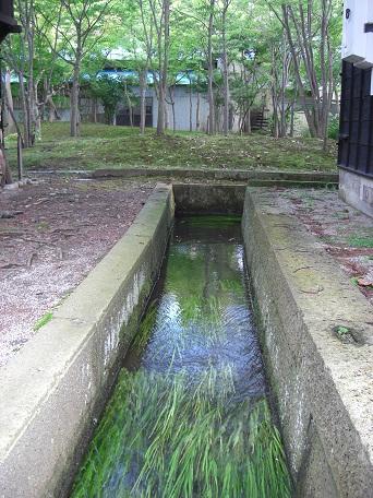 やませ蔵水路の写真