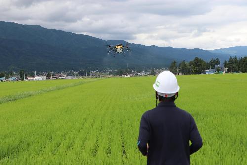 農業用ドローンのデモフライト