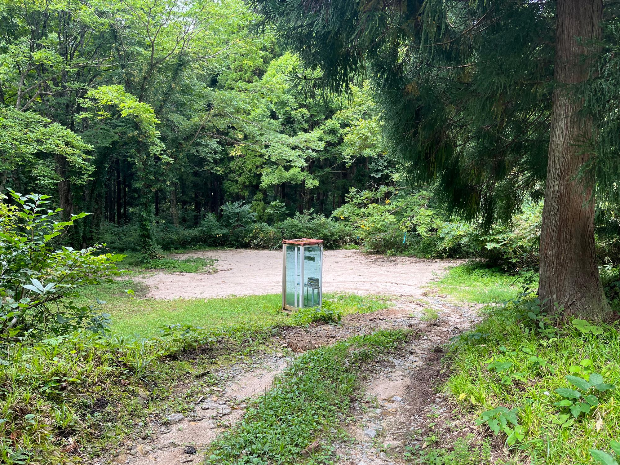 祝瓶山荘の駐車場