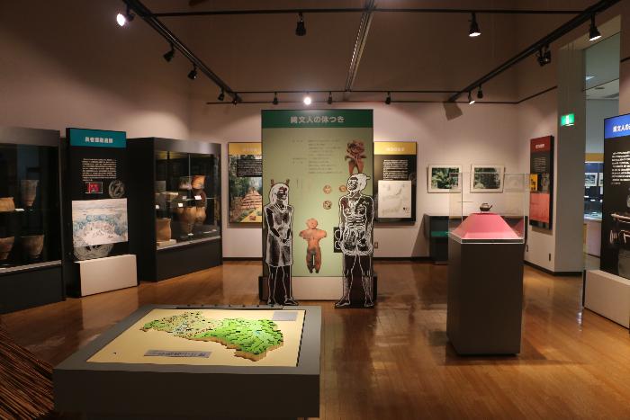 古代の丘資料館展示室の様子